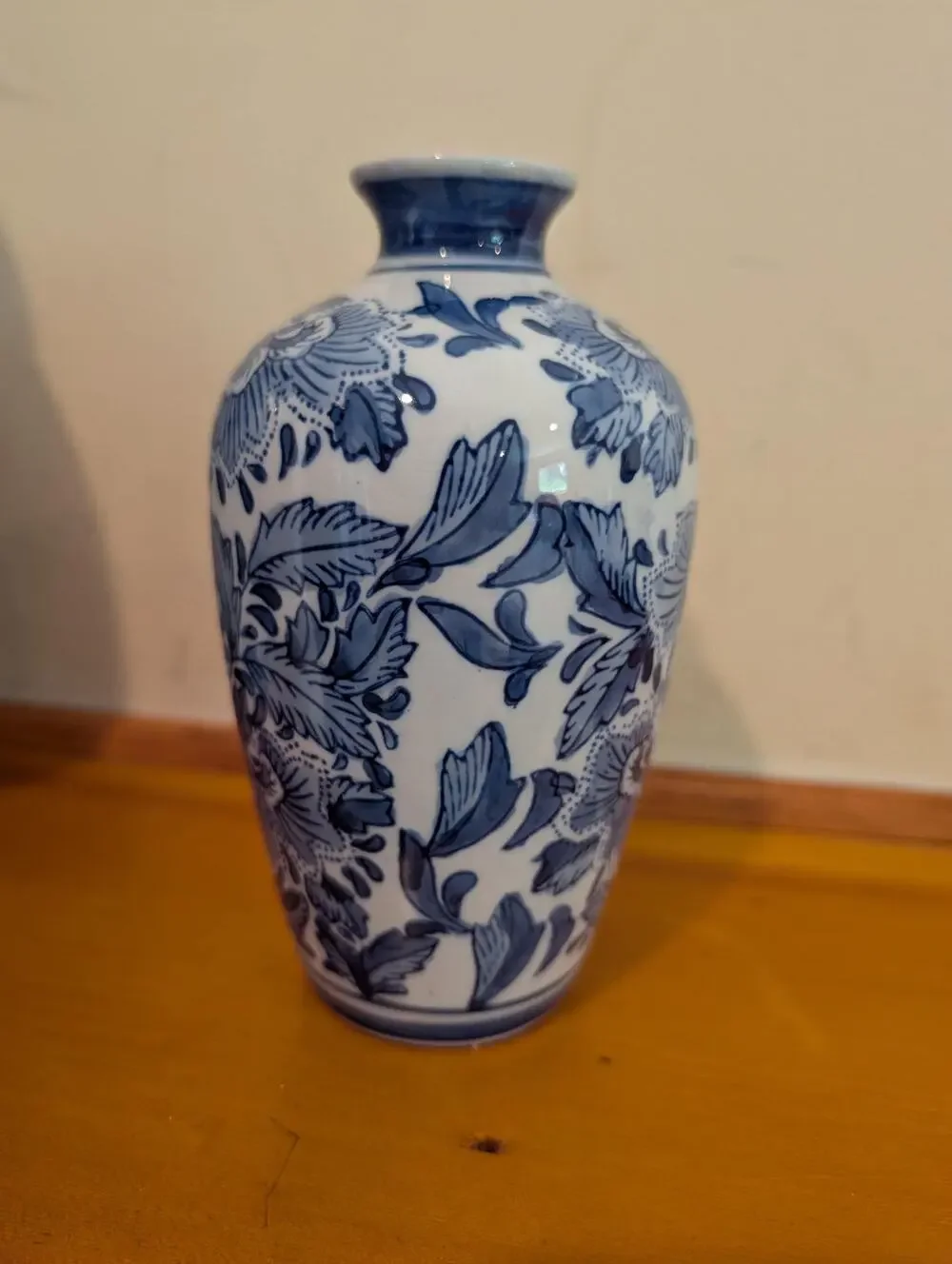 Vintage Blue White Chinese Porcelain Vase Hand Painted Floral Scroll 6